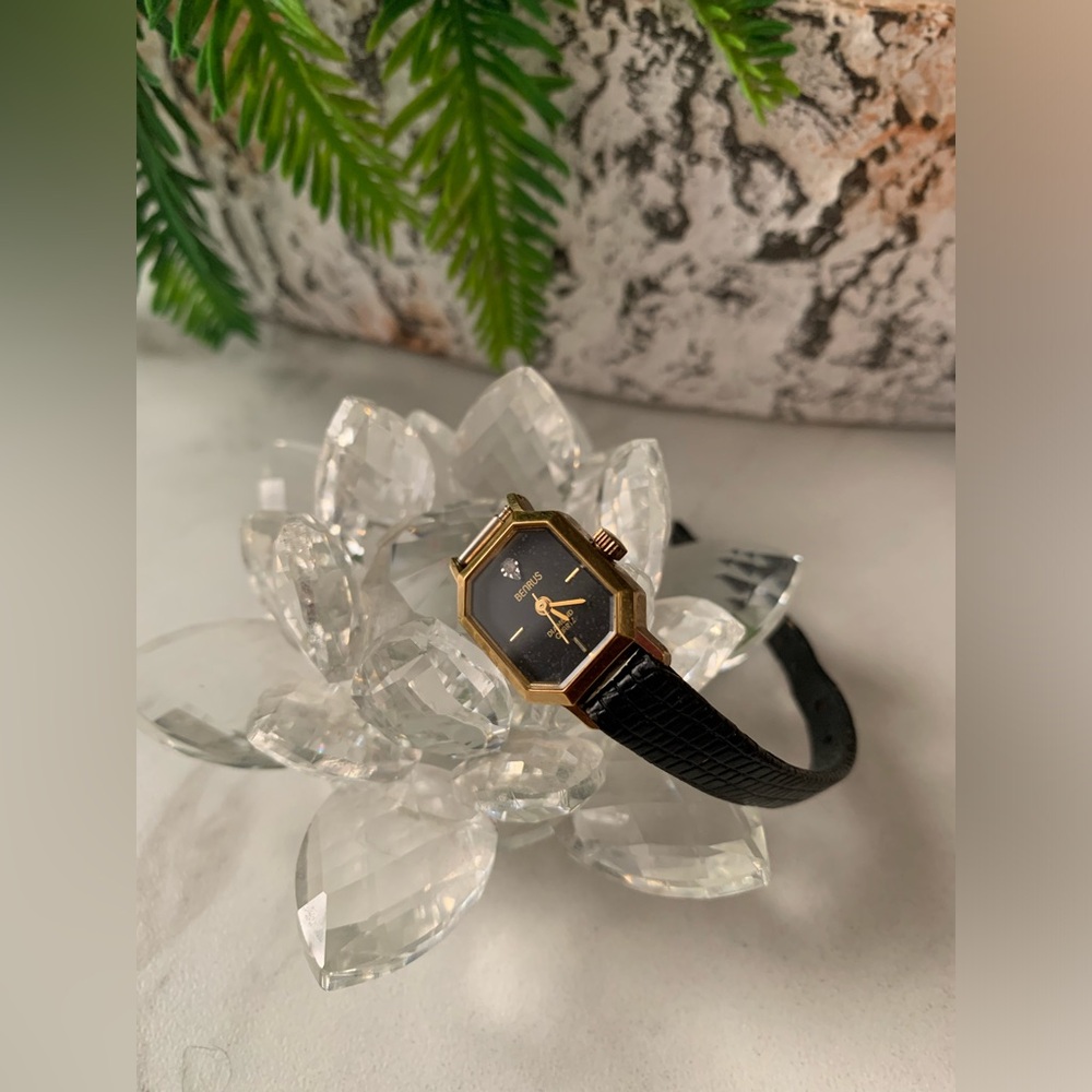 Vintage Benrus Diamond gold tone ladies watch.